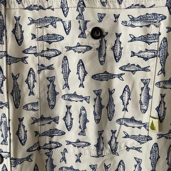 🐟 🎣 NWT Lake & Trail Men's Blue Fish Print Shirt size L - Picture 4 of 8